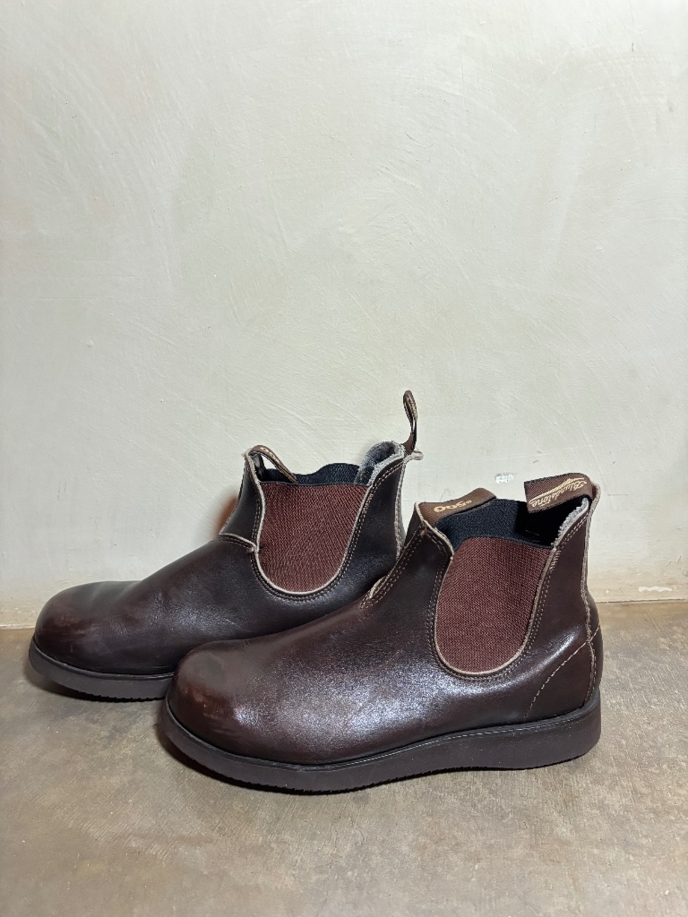 BLUNDSTONE Men's Brown Leather Boot
